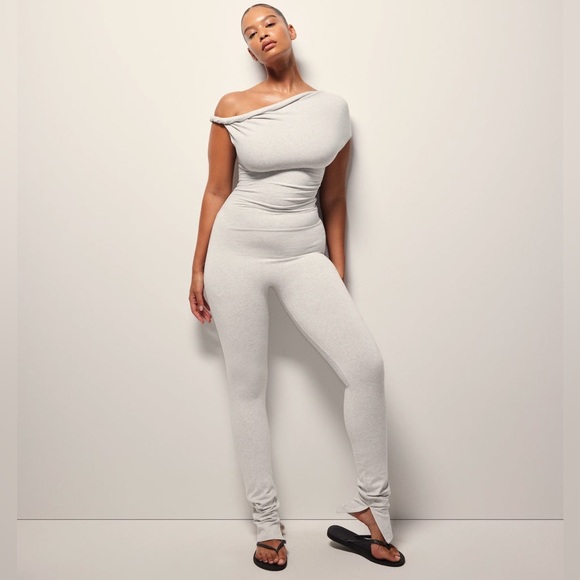khy Off The Shoulder Twisted Catsuit- Gray